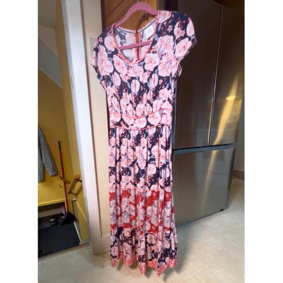 Knox Rose Dress with tiered layers and Short Sleeves - Picture 1 of 13